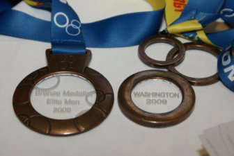 Die Bronzemedaillen: Links WM-Serie, rechts vom Rennen in Washington - Uwe Warmuth