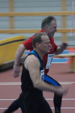 M60: 60 m - Klaus Jahn (rotes Hemd)