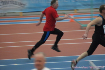 M60: 60 m - Klaus Jahn (rotes Hemd)