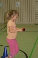 Weihnachtsmann besucht die Vorschulkinder