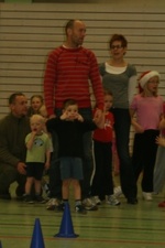 Weihnachtsmann besucht die Vorschulkinder