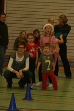 Weihnachtsmann besucht die Vorschulkinder