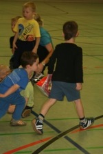 Weihnachtsmann besucht die Vorschulkinder