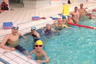 Schwimmtraining kann Spaß machen - Bautzener Triathlon-Freunde