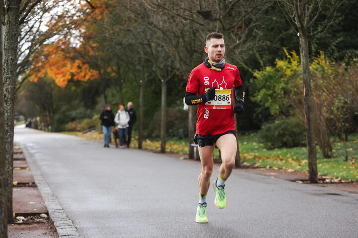 Max als 11. beim Dresden-Marathon (25.10.2026)